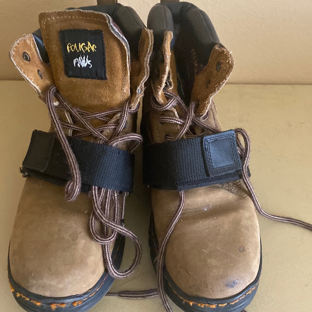 Mens Cougar paw roofing estimators boots